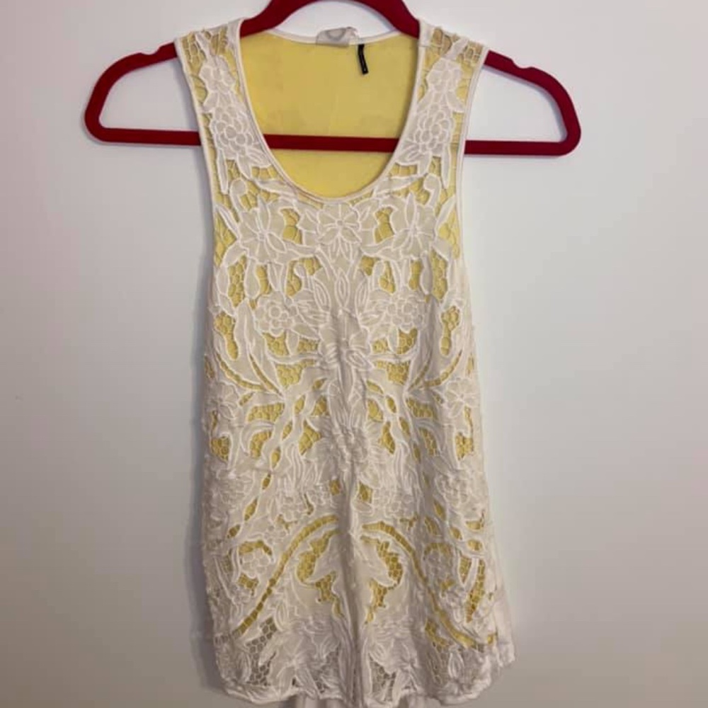 Yellow/white lace top